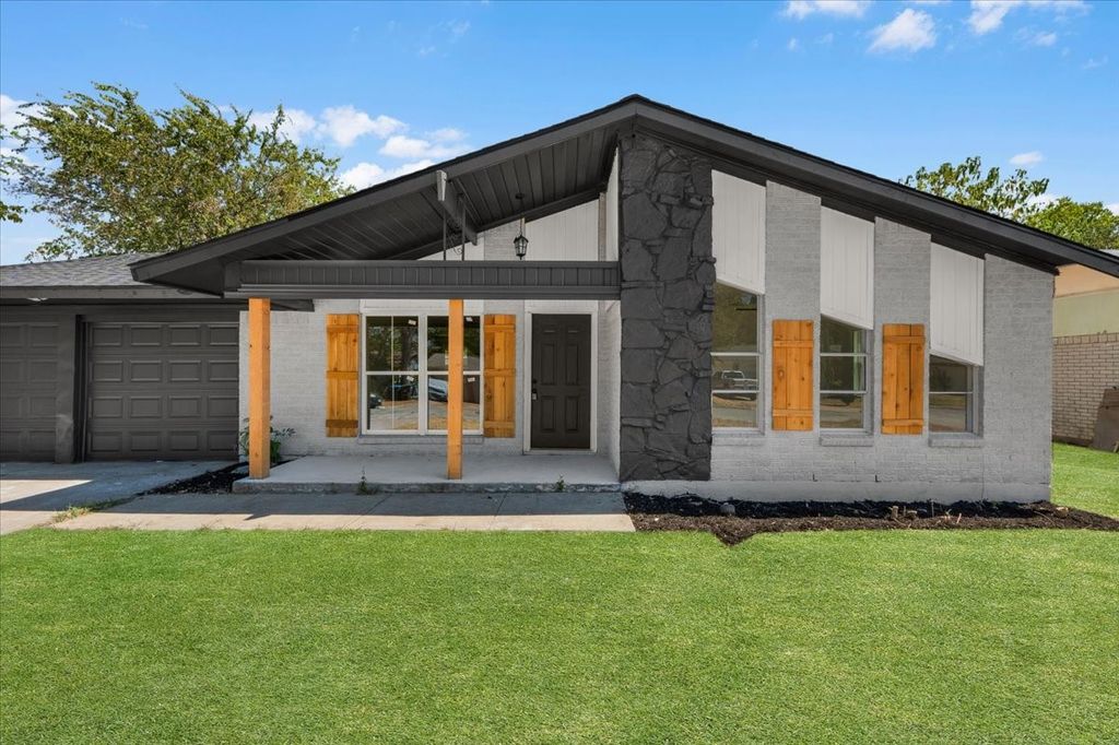 3725 Raphael Street, Fort Worth, TX 76119 — exterior