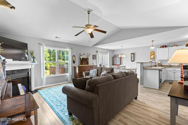 105 Kodiak Court, Jacksonville, NC 28540