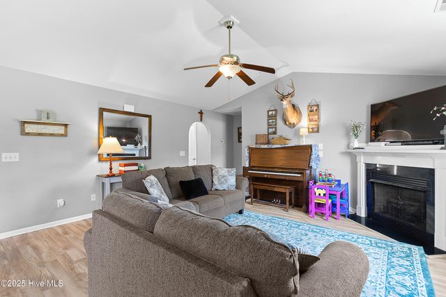 105 Kodiak Court, Jacksonville, NC 28540