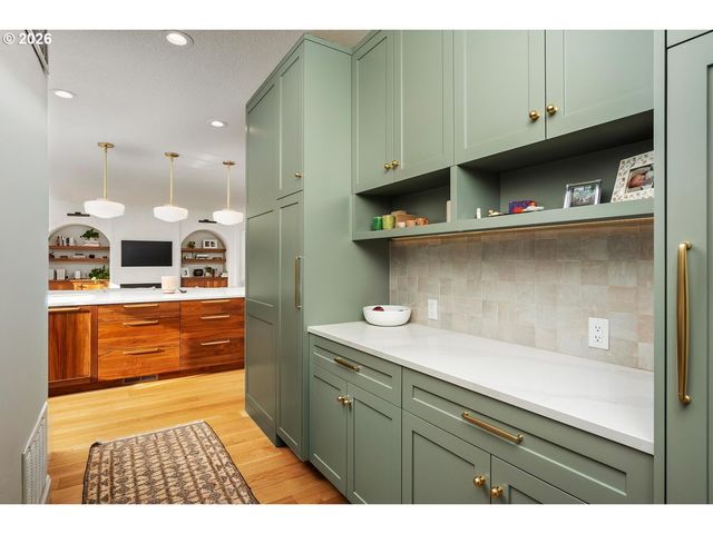 1430 Sw HIGHLAND Rd, Portland, OR 97221