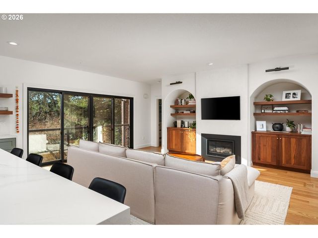 1430 Sw HIGHLAND Rd, Portland, OR 97221