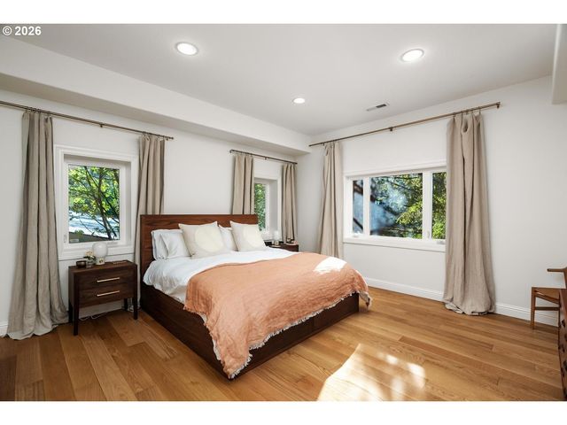 1430 Sw HIGHLAND Rd, Portland, OR 97221