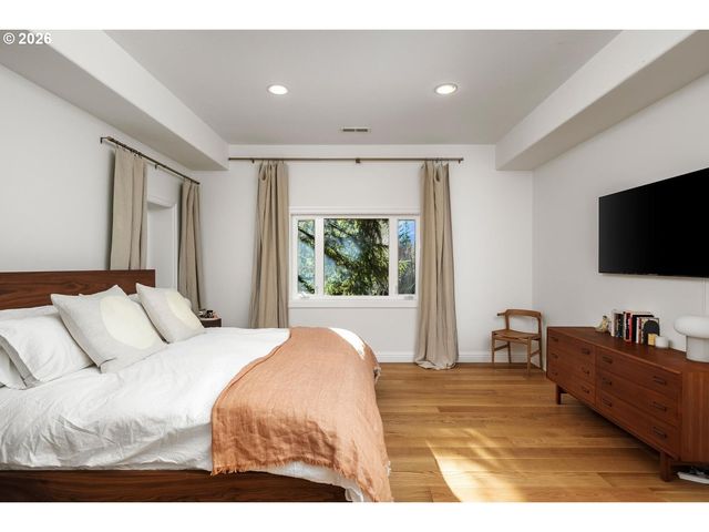 1430 Sw HIGHLAND Rd, Portland, OR 97221