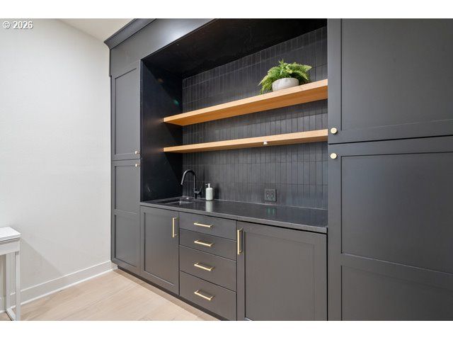 1430 Sw HIGHLAND Rd, Portland, OR 97221