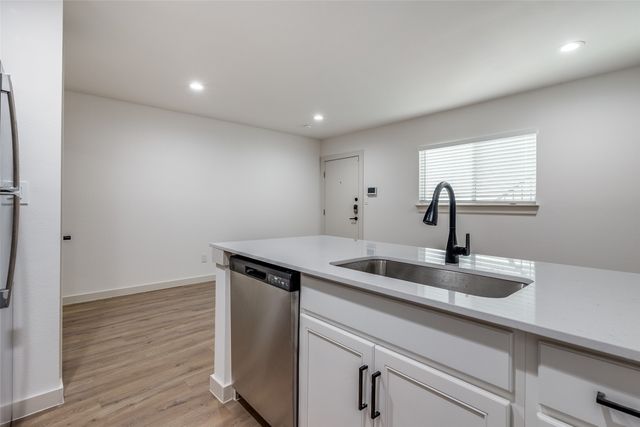 715 N Lancaster Avenue 210, Dallas, TX 75203
