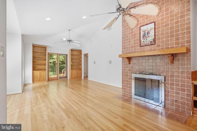 4001 PINE BROOK RD, Alexandria, VA 22310