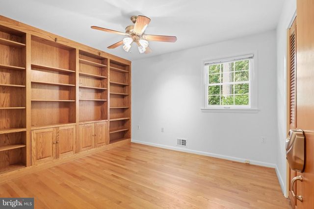 4001 PINE BROOK RD, Alexandria, VA 22310