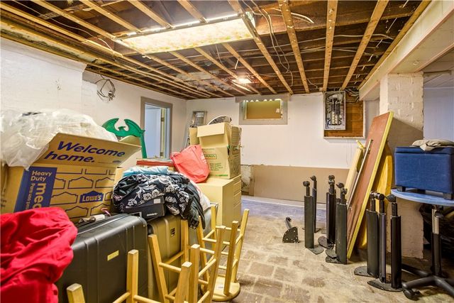 18 Harding Avenue, Cranston, RI 02905