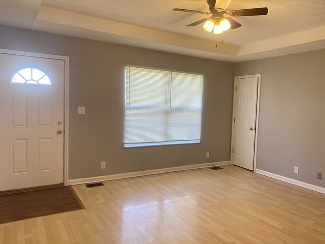 3431 Sandpiper Dr, Clarksville, TN 37042