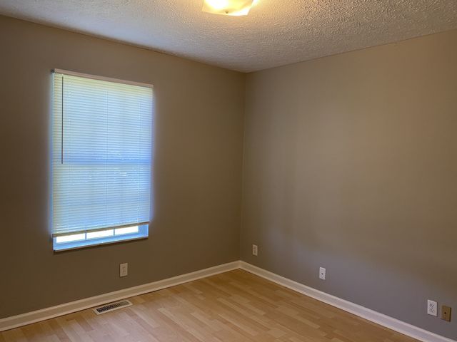 3431 Sandpiper Dr, Clarksville, TN 37042