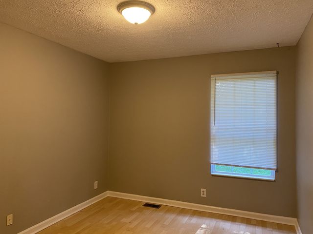 3431 Sandpiper Dr, Clarksville, TN 37042