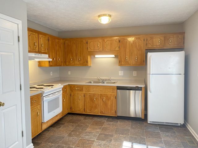 3431 Sandpiper Dr, Clarksville, TN 37042