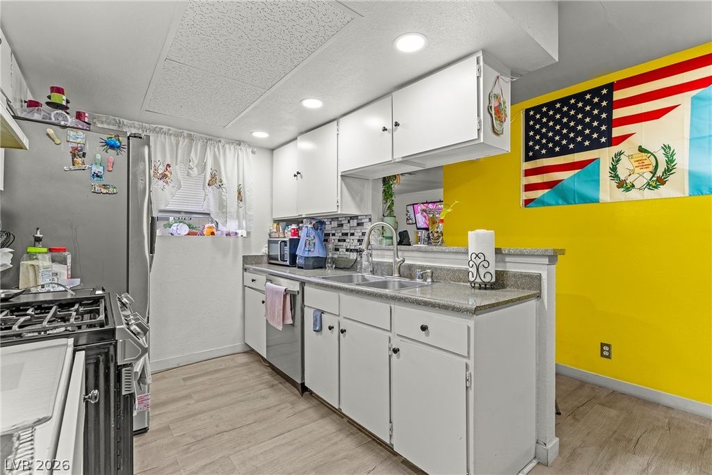 Image 4 of property listing at 259 North Lamb Boulevard C, Las Vegas, NV 89110