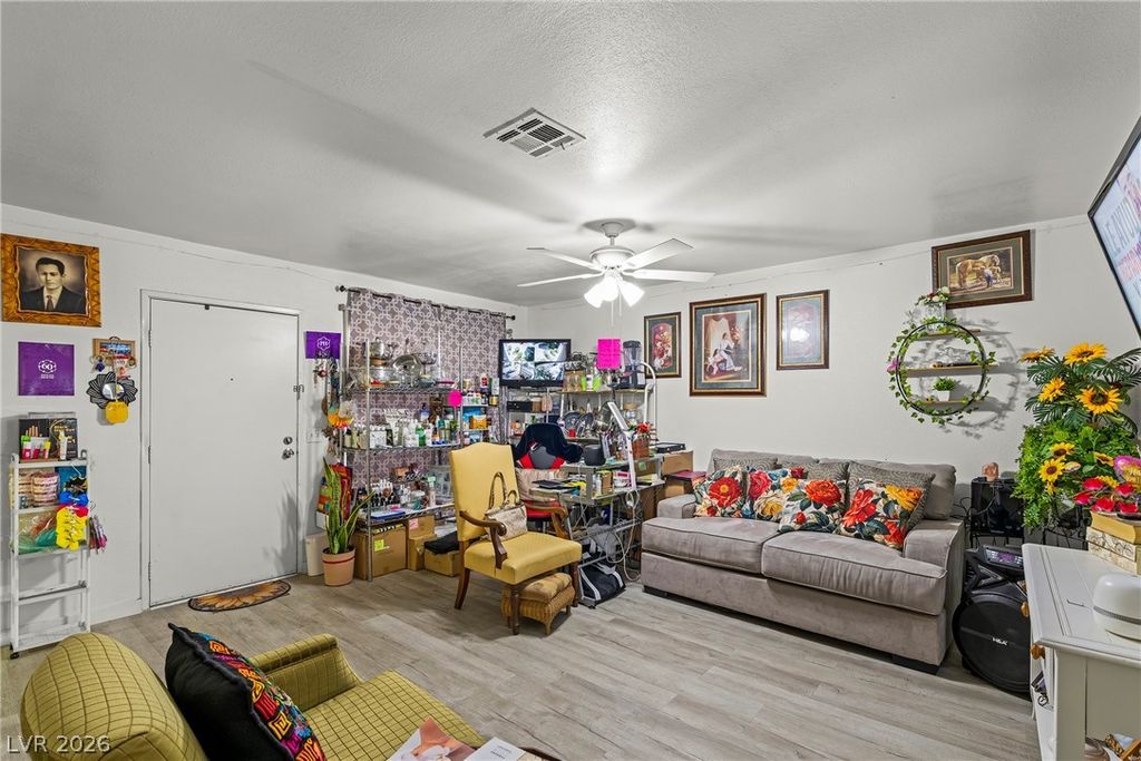 Image 7 of property listing at 259 North Lamb Boulevard C, Las Vegas, NV 89110