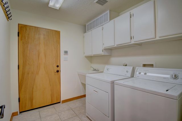 13015 Sandia Point Road NE, Albuquerque, NM 87111