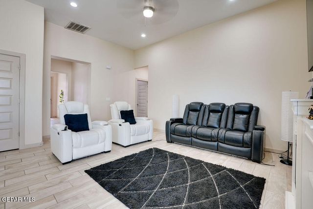 228 EMERALD STONE Lane, Horizon City, TX 79928