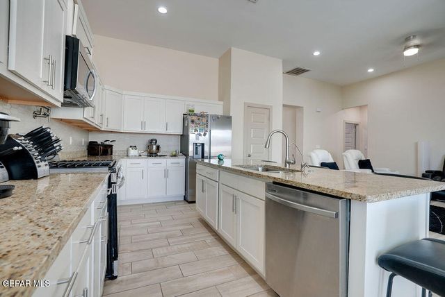 228 EMERALD STONE Lane, Horizon City, TX 79928