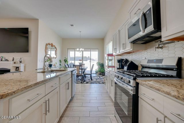 228 EMERALD STONE Lane, Horizon City, TX 79928