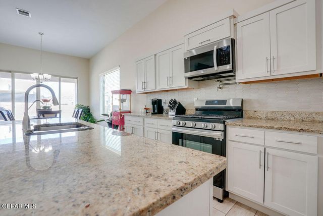 228 EMERALD STONE Lane, Horizon City, TX 79928