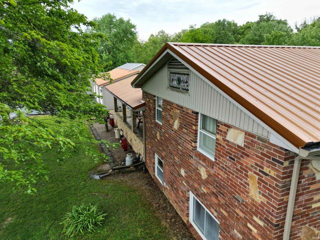 4187 S Co. rd 300 E., Winslow, IN 47598
