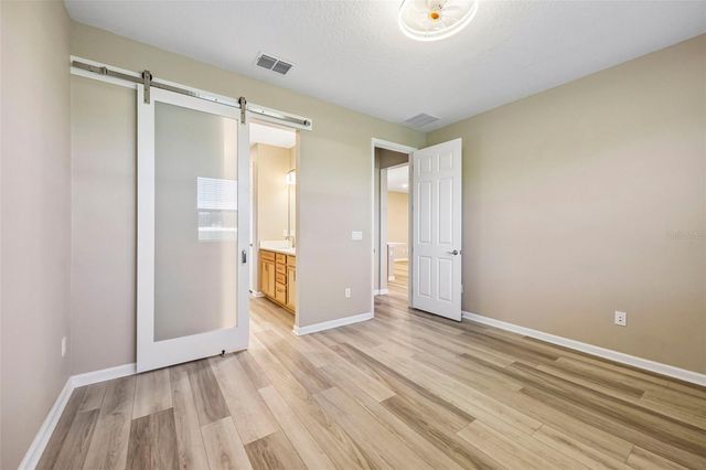 31719 BROADWATER AVENUE, Leesburg, FL 34748
