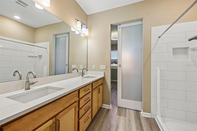 31719 BROADWATER AVENUE, Leesburg, FL 34748