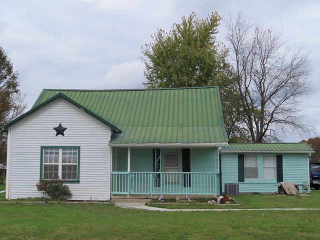 1263 Union Camp Rd, Lafayette, TN 37083