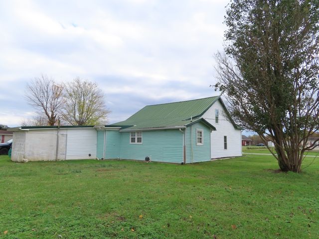 1263 Union Camp Rd, Lafayette, TN 37083