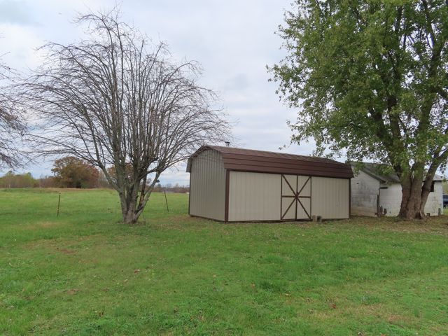 1263 Union Camp Rd, Lafayette, TN 37083