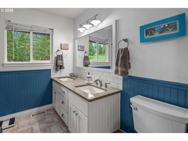 60094 ROBINETTE Rd, St Helens, OR 97051