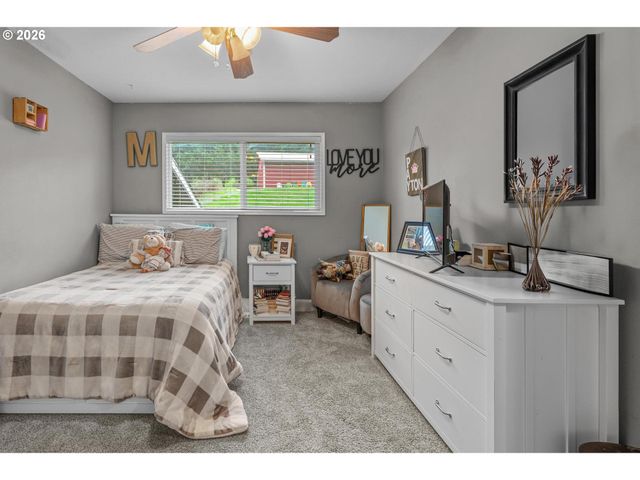 60094 ROBINETTE Rd, St Helens, OR 97051