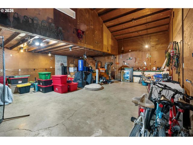 60094 ROBINETTE Rd, St Helens, OR 97051