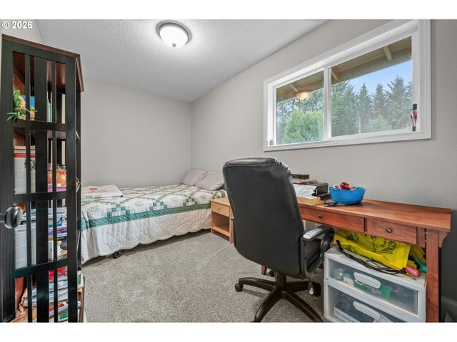60094 ROBINETTE Rd, St Helens, OR 97051