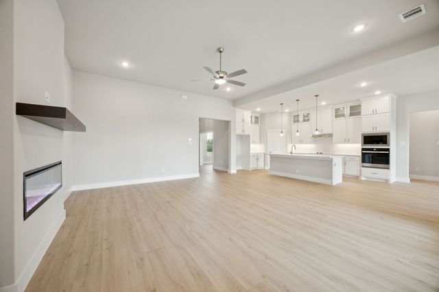 101 Paradise Cove, Waxahachie, TX 75165