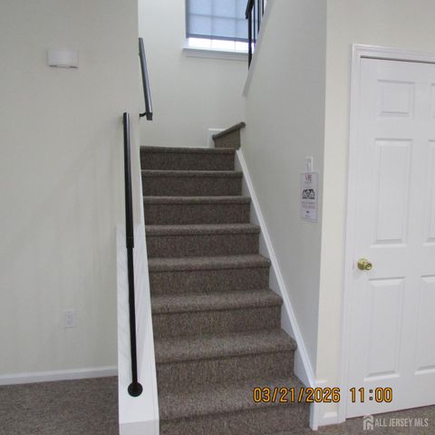 29 Tall Oaks Court, Parlin, NJ 08859