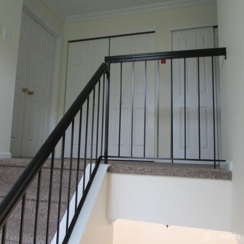 29 Tall Oaks Court, Parlin, NJ 08859