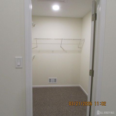 29 Tall Oaks Court, Parlin, NJ 08859