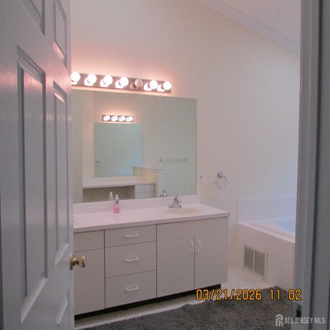 29 Tall Oaks Court, Parlin, NJ 08859