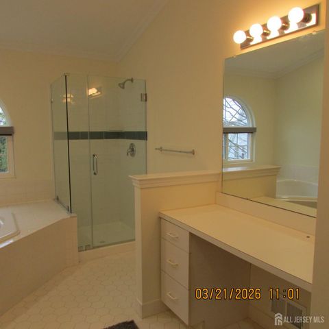 29 Tall Oaks Court, Parlin, NJ 08859