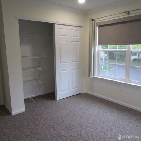 29 Tall Oaks Court, Parlin, NJ 08859