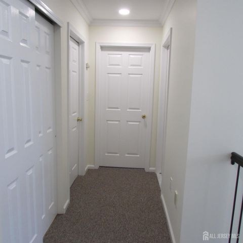 29 Tall Oaks Court, Parlin, NJ 08859