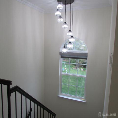 29 Tall Oaks Court, Parlin, NJ 08859