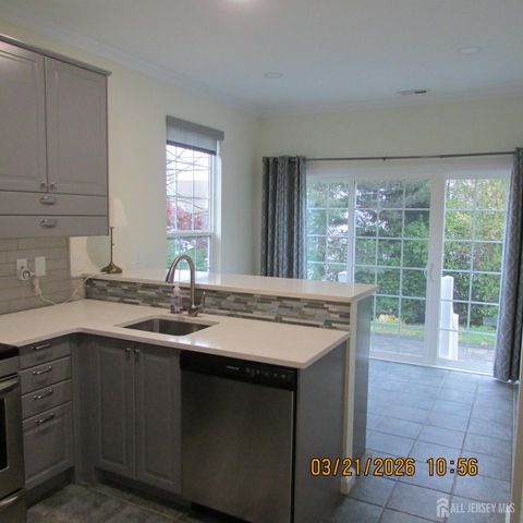 29 Tall Oaks Court, Parlin, NJ 08859