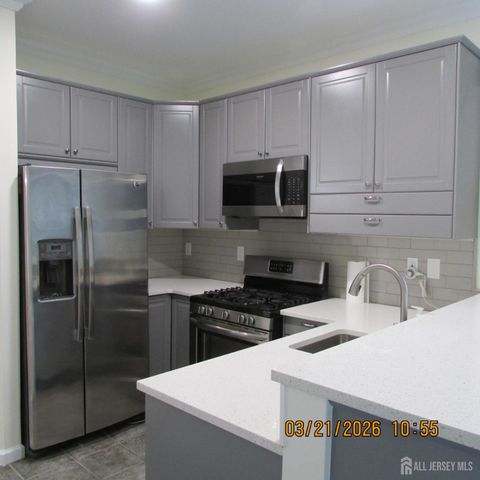 29 Tall Oaks Court, Parlin, NJ 08859