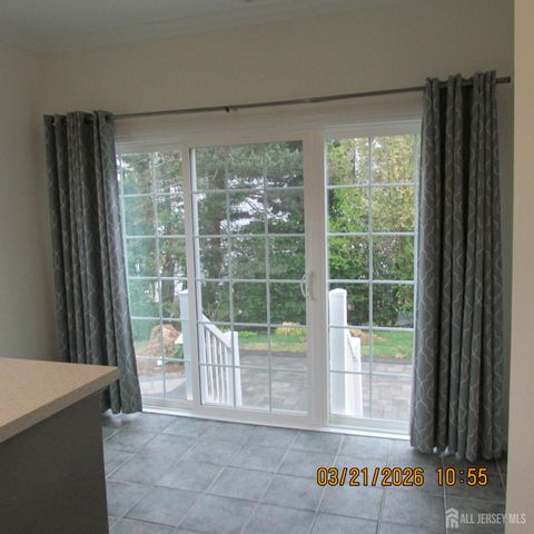 29 Tall Oaks Court, Parlin, NJ 08859