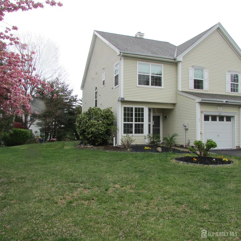 29 Tall Oaks Court, Parlin, NJ 08859