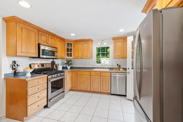 33 Birch Hill Rd, Ashland, MA 01721