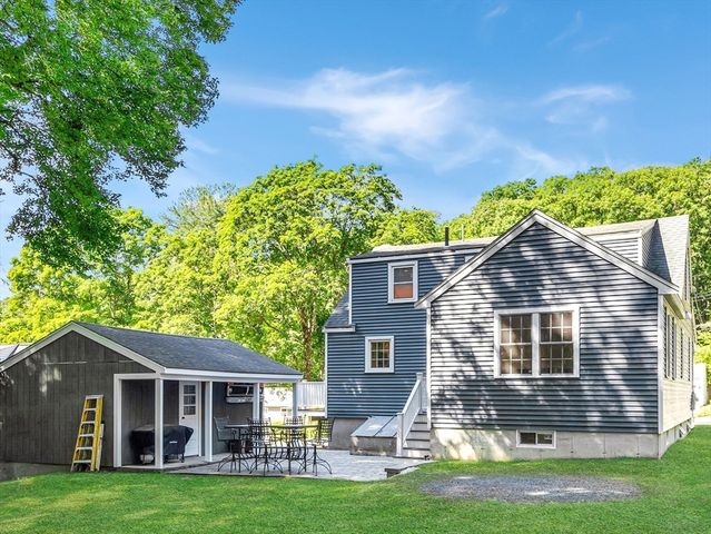 33 Birch Hill Rd, Ashland, MA 01721