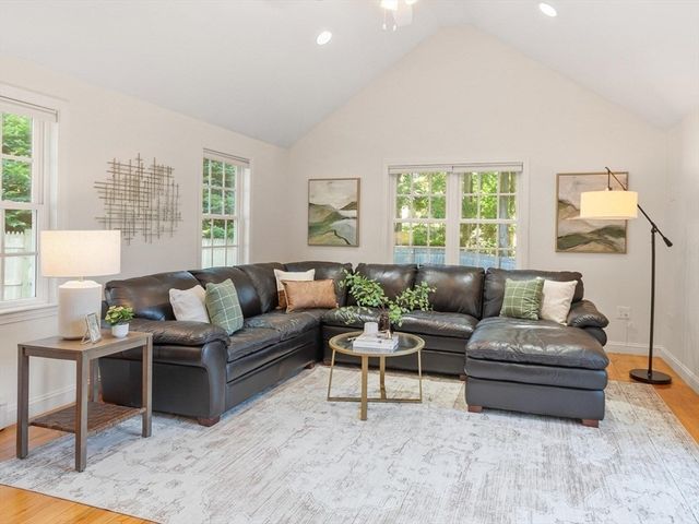 33 Birch Hill Rd, Ashland, MA 01721