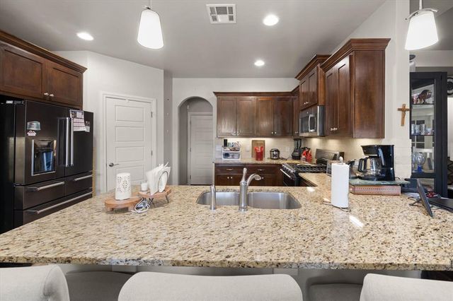 108 Oakridge Drive, Choctaw, OK 73020